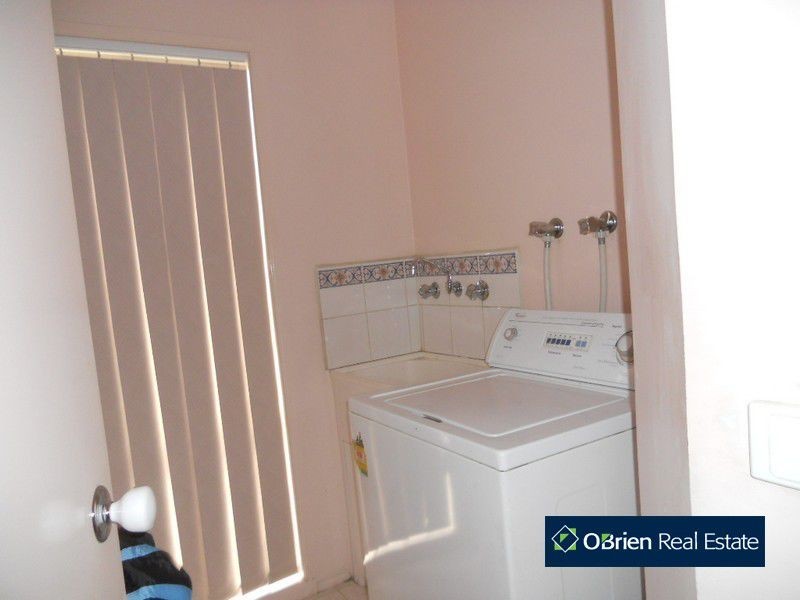 34 Marlesford Crescent, Berwick VIC 3806