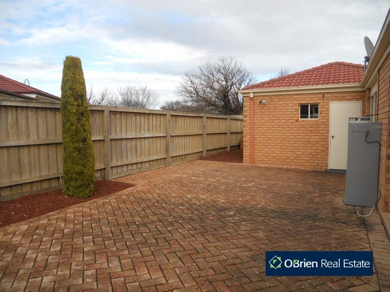 34 Marlesford Crescent, Berwick VIC 3806