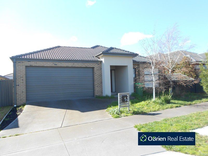 30 Britton Drive, Pakenham VIC 3810