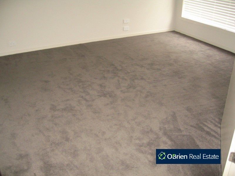 30 Britton Drive, Pakenham VIC 3810