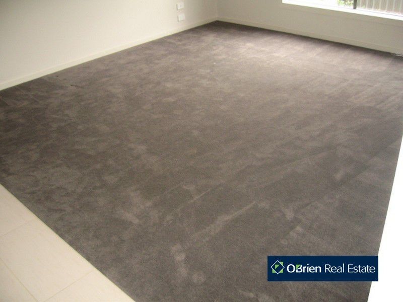 30 Britton Drive, Pakenham VIC 3810