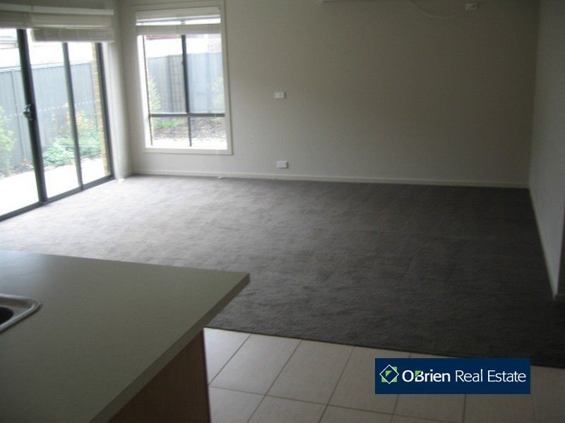 30 Britton Drive, Pakenham VIC 3810