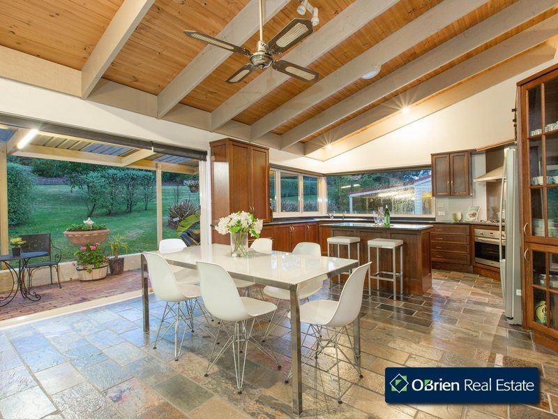 8 Aranmore Crescent, Narre Warren North VIC 3804