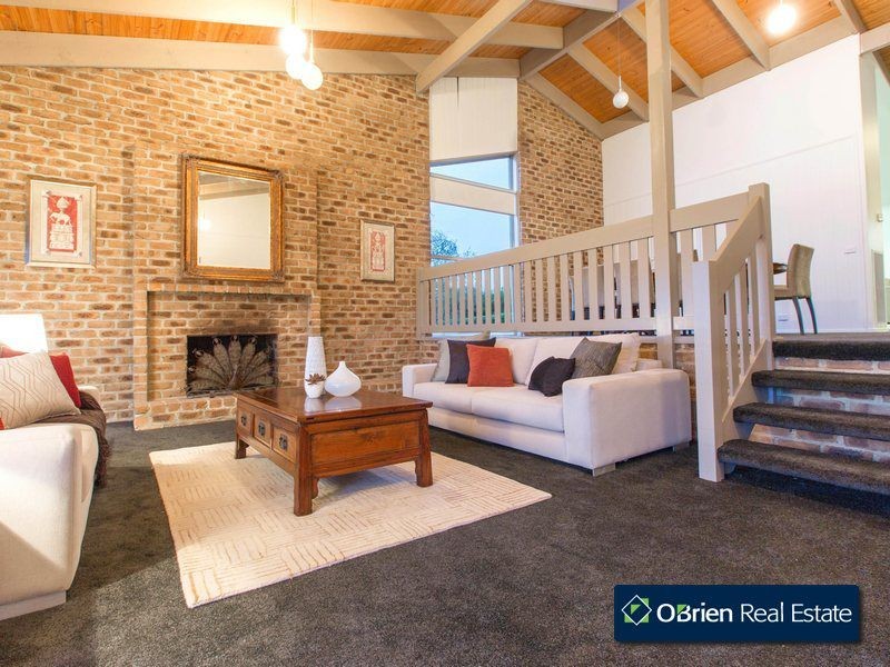 8 Aranmore Crescent, Narre Warren North VIC 3804