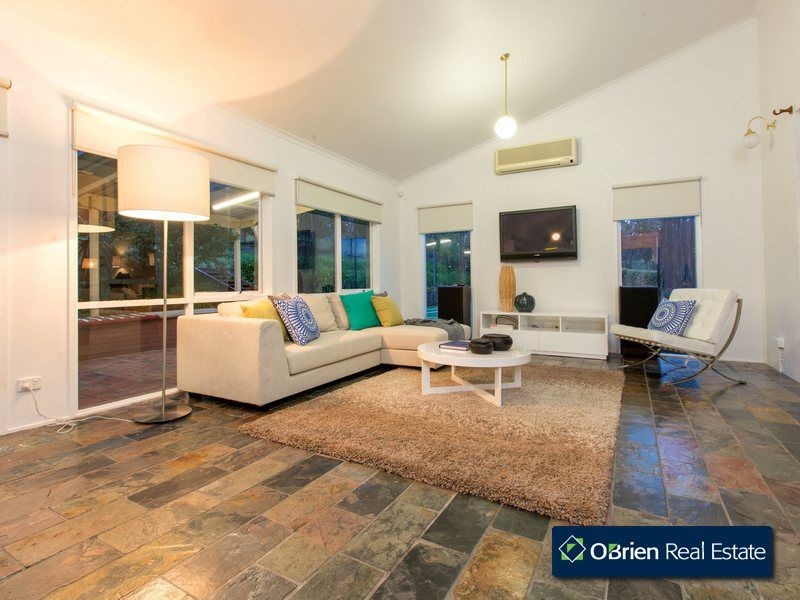 8 Aranmore Crescent, Narre Warren North VIC 3804