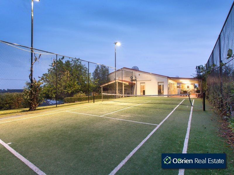 8 Aranmore Crescent, Narre Warren North VIC 3804