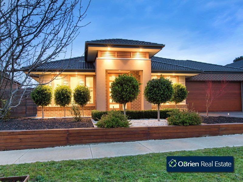 4 Grand Manor Drive, Berwick VIC 3806