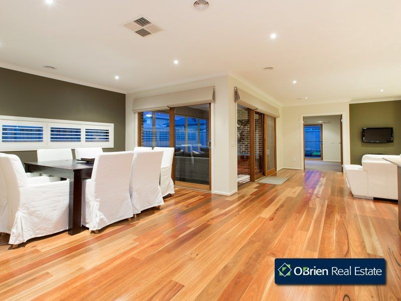 4 Grand Manor Drive, Berwick VIC 3806