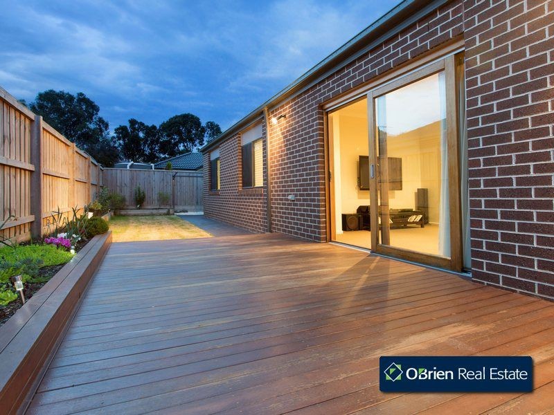 4 Grand Manor Drive, Berwick VIC 3806