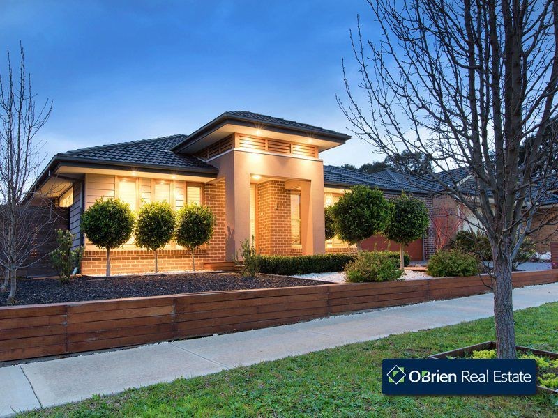 4 Grand Manor Drive, Berwick VIC 3806