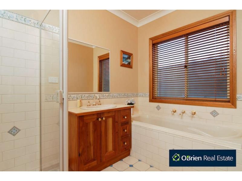 40 Ellen Road, Narre Warren South VIC 3805