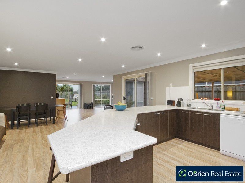 12 Iriswells Close, Tooradin VIC 3980