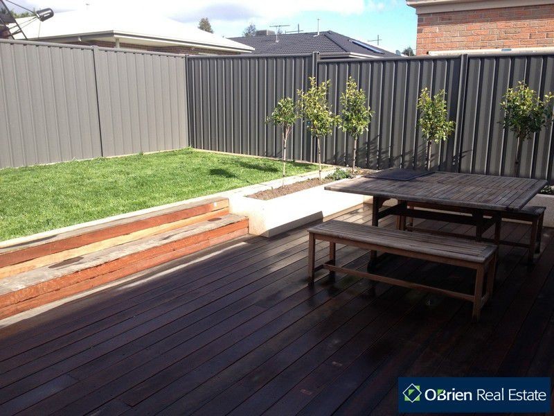 13 Willowdale Drive, Cranbourne North VIC 3977