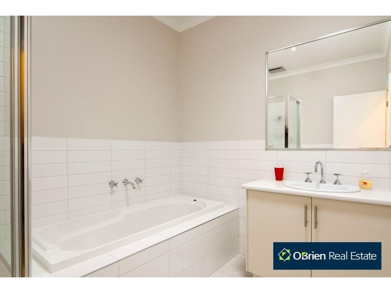 61 Piermont Drive, Berwick VIC 3806