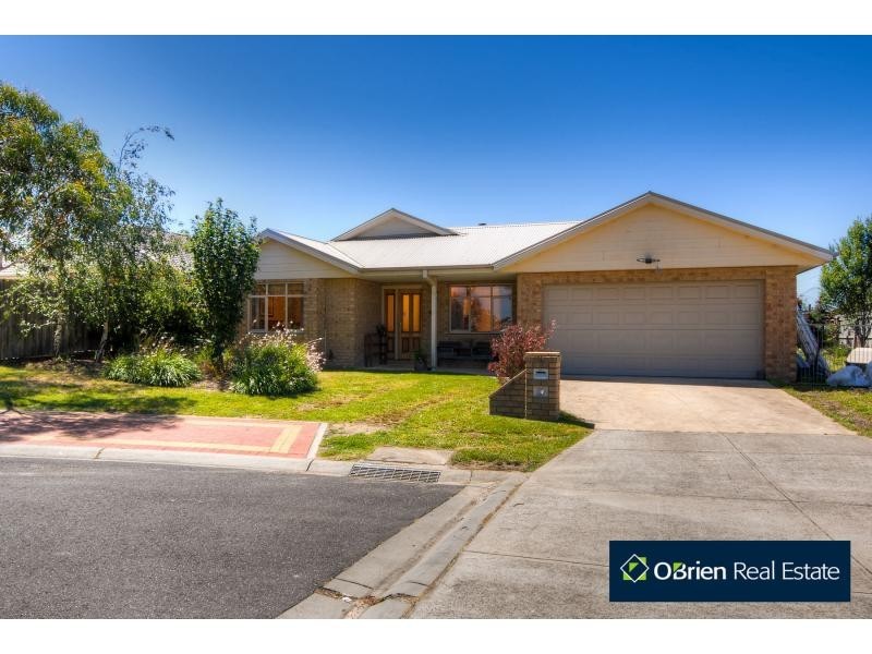 6 Belvoir Court, Cranbourne VIC 3977