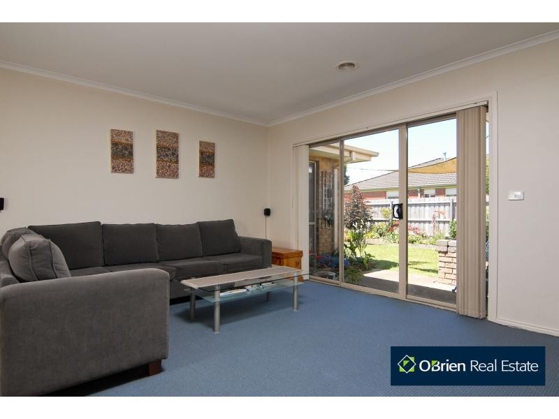 6 Belvoir Court, Cranbourne VIC 3977