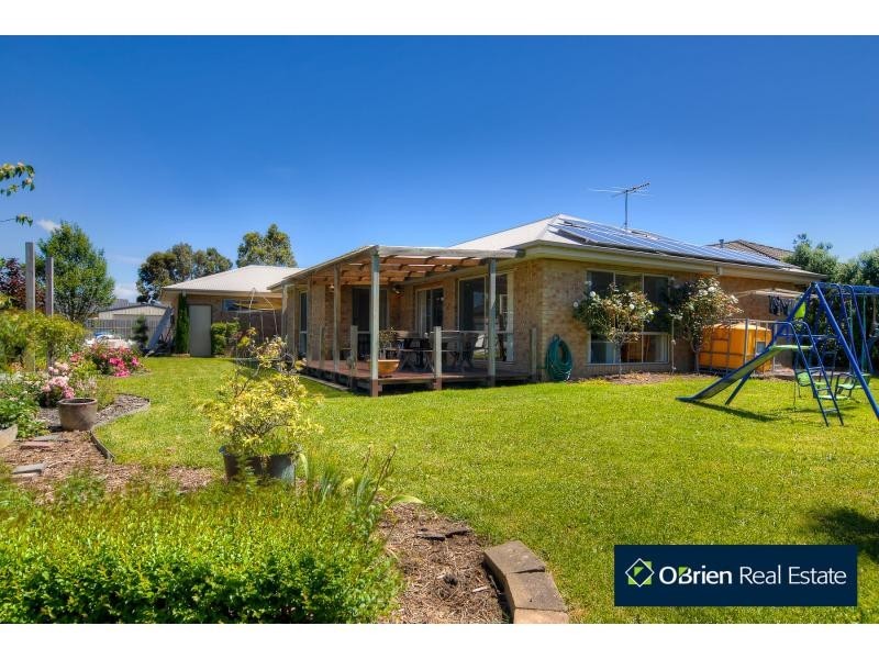 6 Belvoir Court, Cranbourne VIC 3977