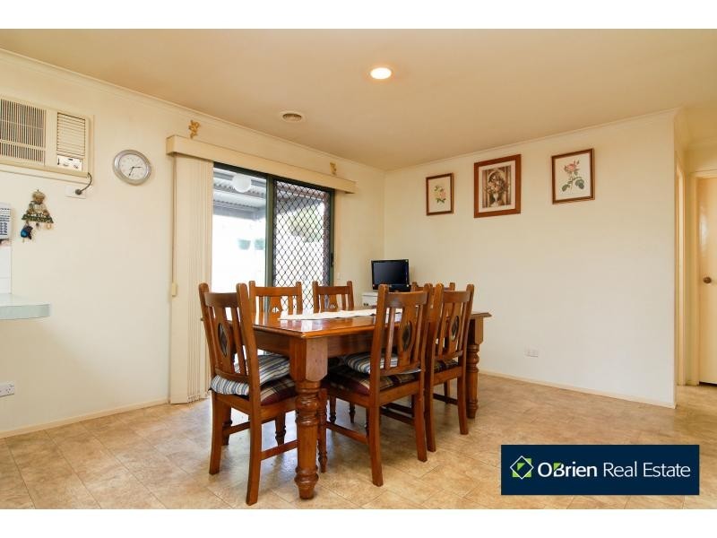 4 Friendship Close, Cranbourne VIC 3977