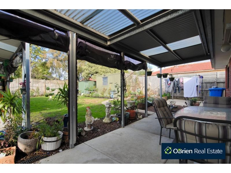 4 Friendship Close, Cranbourne VIC 3977