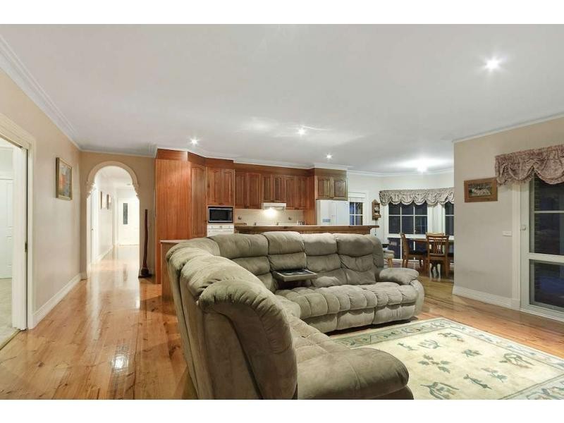 26 Baroona Road, Maryknoll VIC 3812