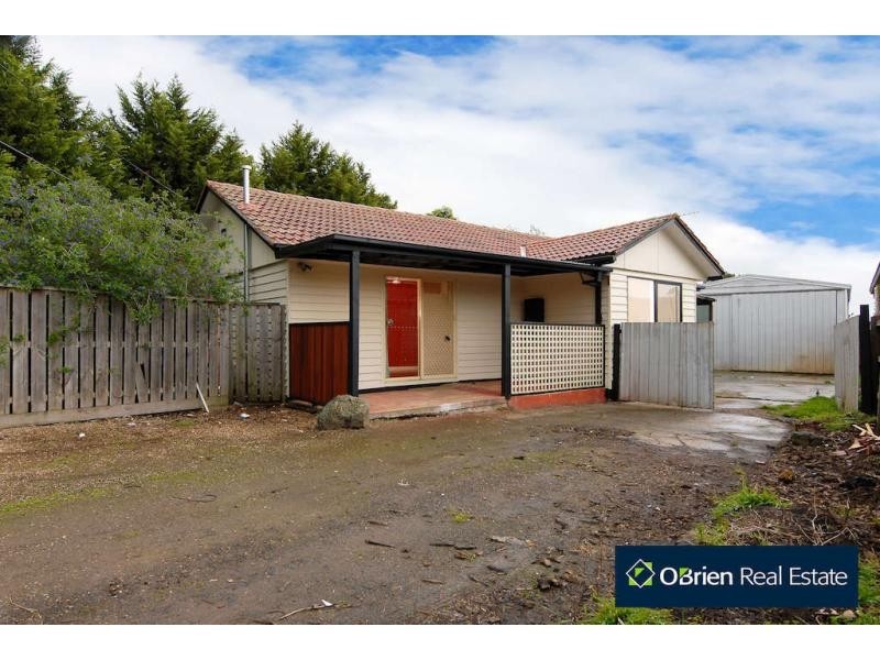 31 Loch Street, Cranbourne VIC 3977