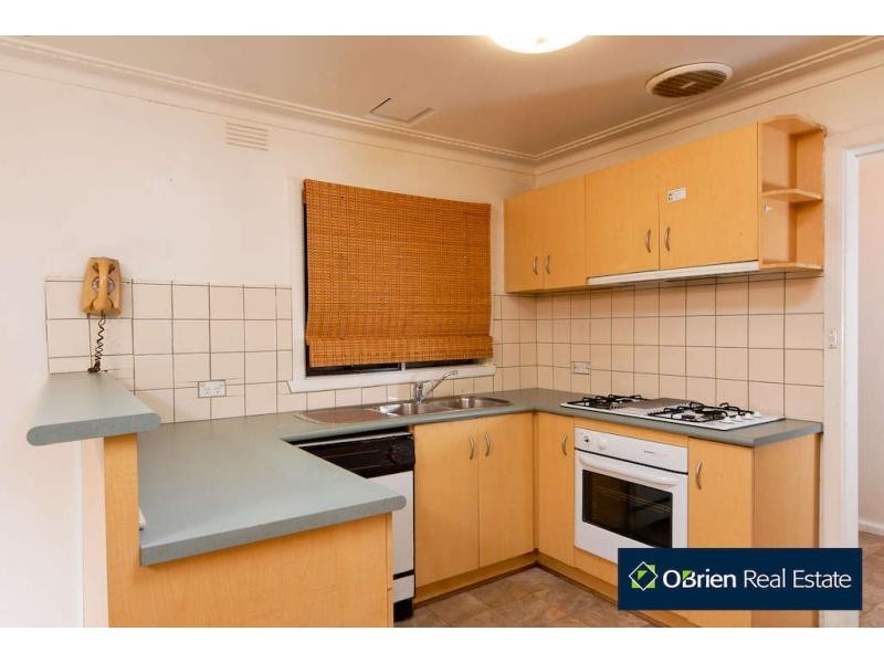 31 Loch Street, Cranbourne VIC 3977