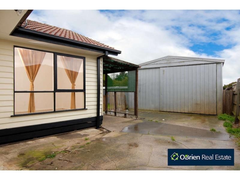 31 Loch Street, Cranbourne VIC 3977