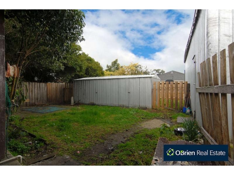 31 Loch Street, Cranbourne VIC 3977