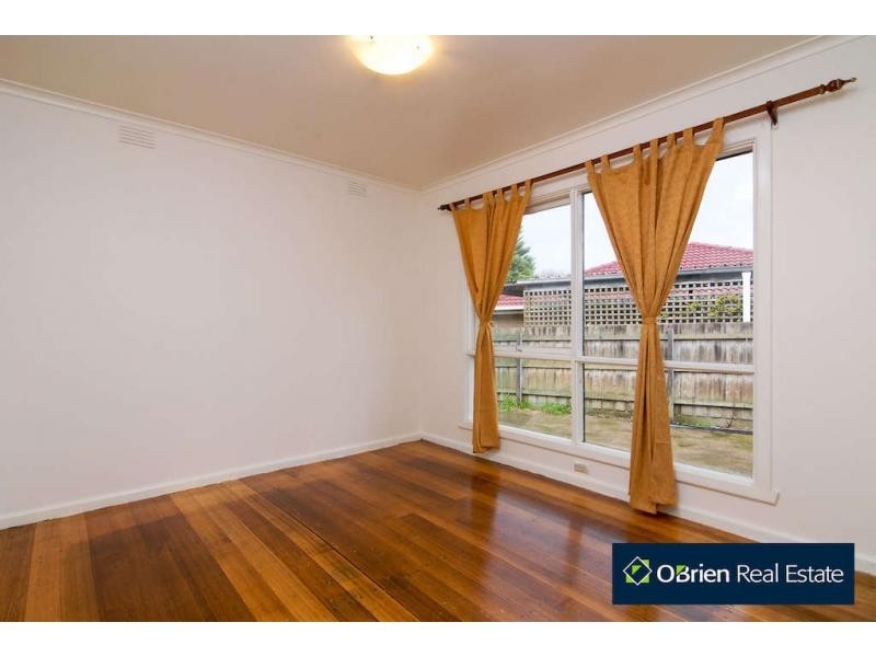 31 Loch Street, Cranbourne VIC 3977