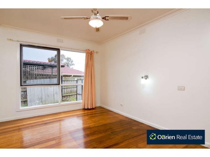 31 Loch Street, Cranbourne VIC 3977