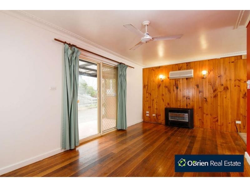 31 Loch Street, Cranbourne VIC 3977