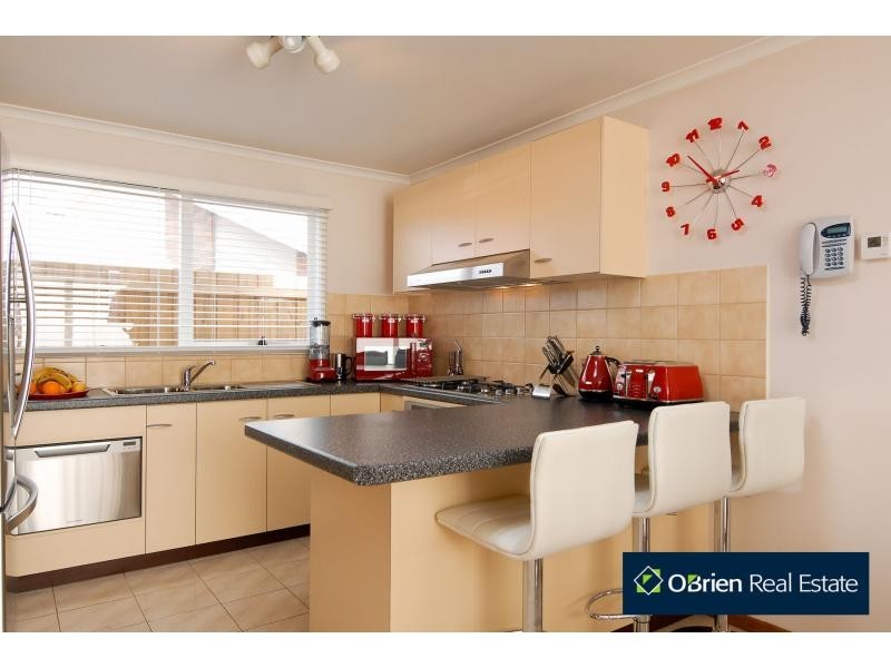 124 Courtney Avenue, Cranbourne North VIC 3977