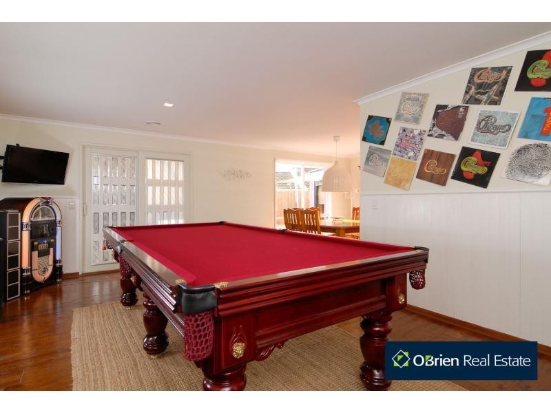 124 Courtney Avenue, Cranbourne North VIC 3977