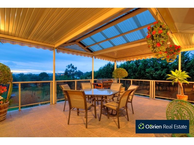 15-16 Maclaine Court, Narre Warren North VIC 3804