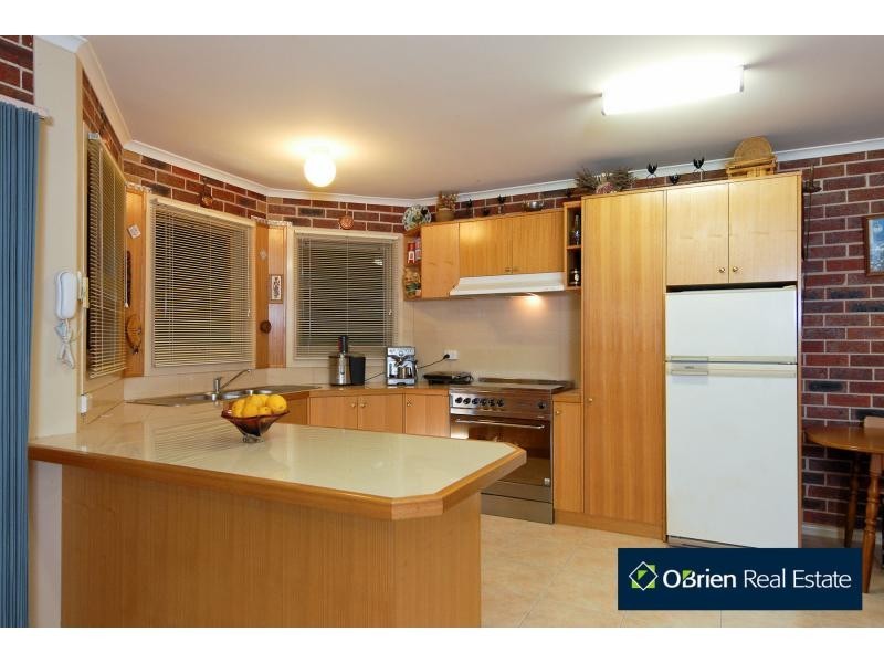 15-16 Maclaine Court, Narre Warren North VIC 3804