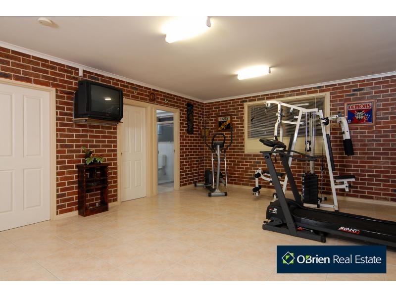 15-16 Maclaine Court, Narre Warren North VIC 3804