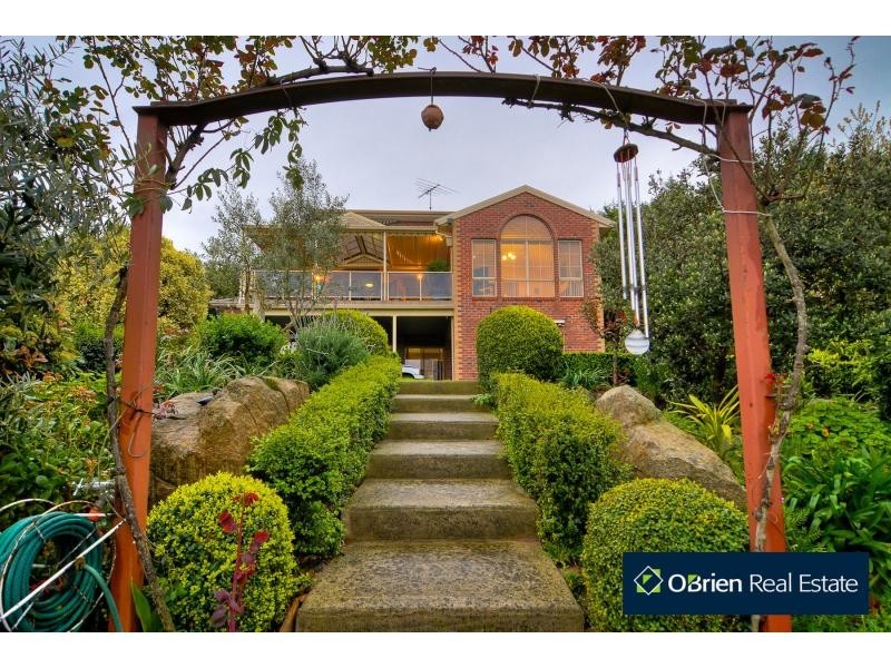 15-16 Maclaine Court, Narre Warren North VIC 3804