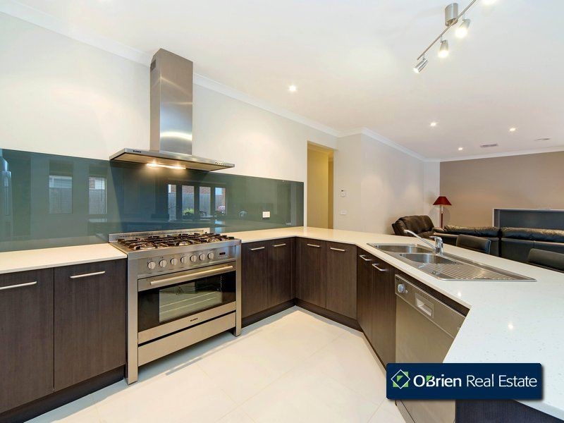 16 Noremac Grove, Lyndhurst VIC 3975