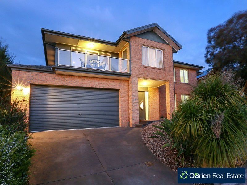 22 Fairholme Boulevard, Berwick VIC 3806