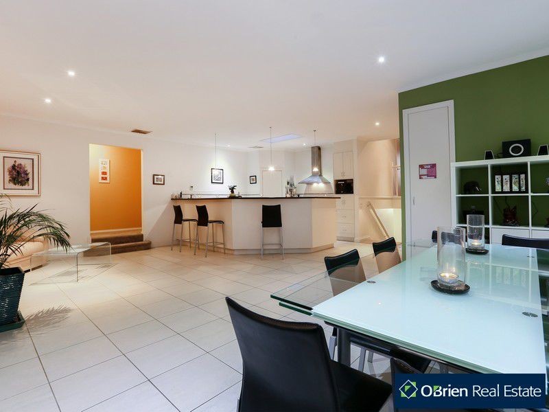 22 Fairholme Boulevard, Berwick VIC 3806