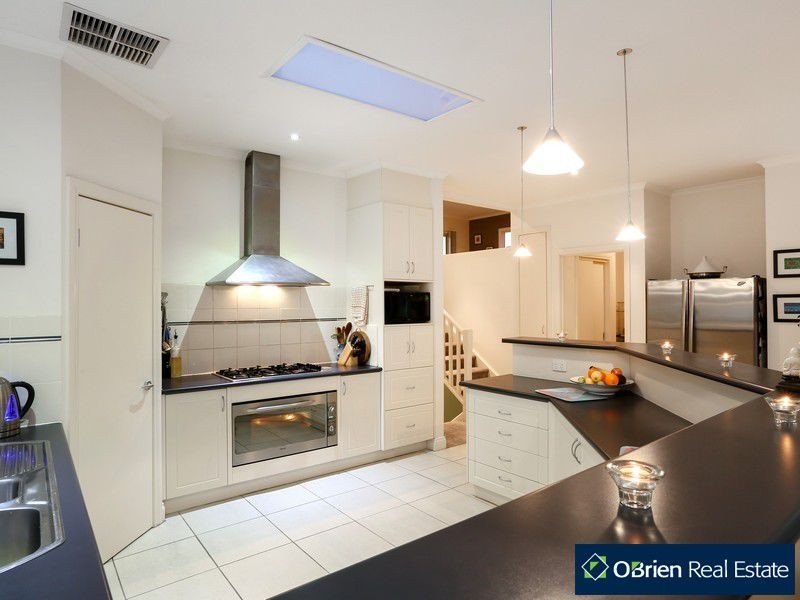 22 Fairholme Boulevard, Berwick VIC 3806