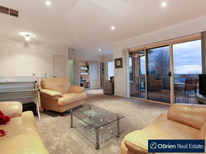 22 Fairholme Boulevard, Berwick VIC 3806