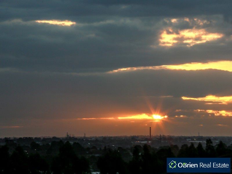 22 Fairholme Boulevard, Berwick VIC 3806