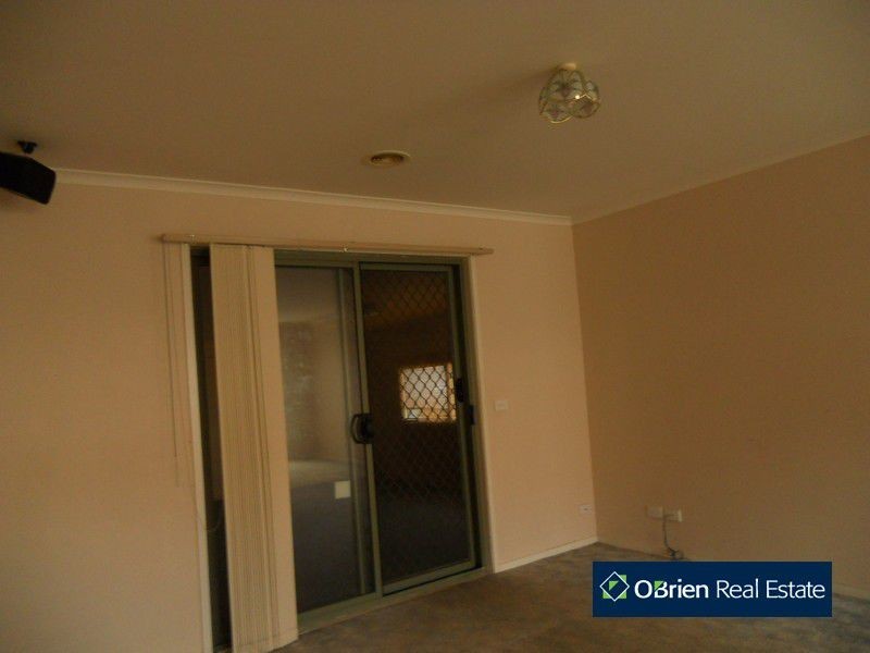 34 Bellarine Drive, Cranbourne VIC 3977