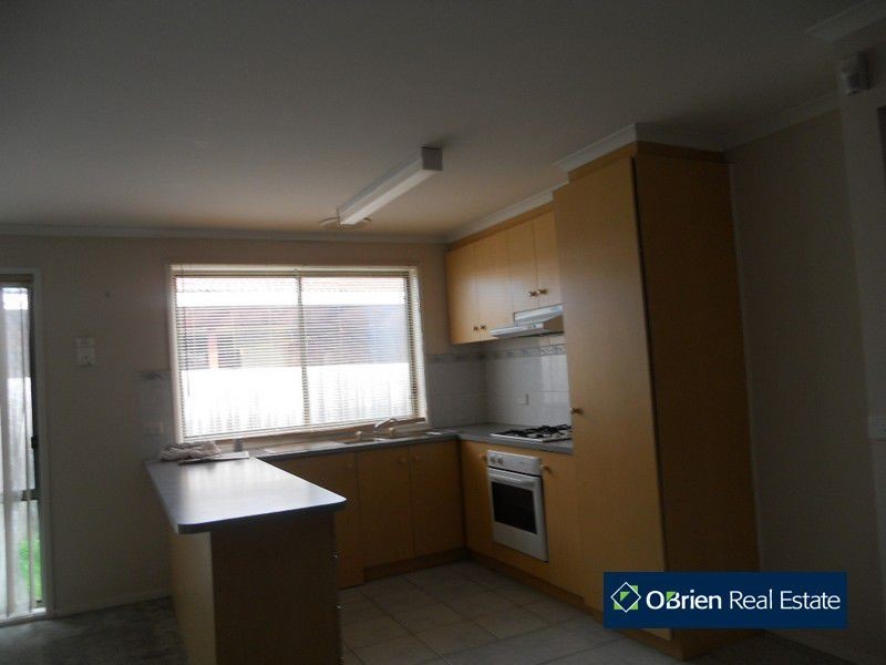 34 Bellarine Drive, Cranbourne VIC 3977