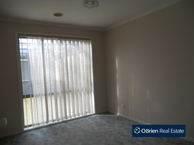 34 Bellarine Drive, Cranbourne VIC 3977