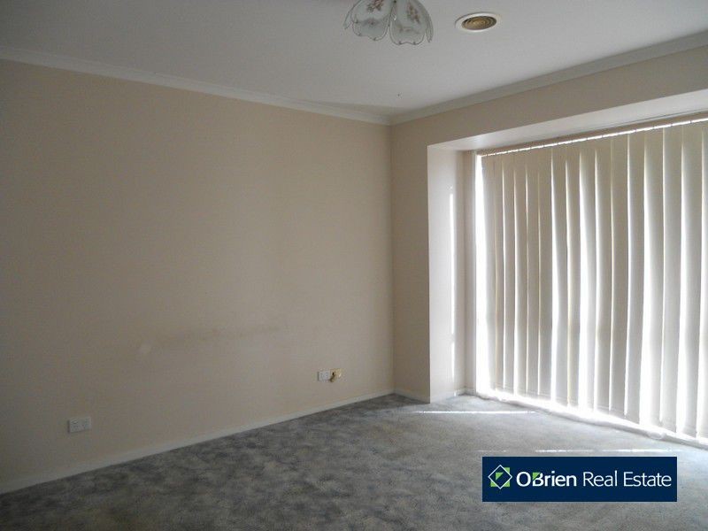 34 Bellarine Drive, Cranbourne VIC 3977