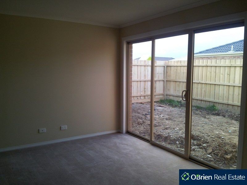 6 Loz Court, Pakenham VIC 3810