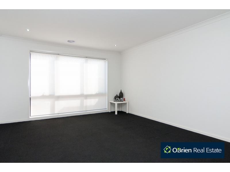 29 Alarah Boulevard, Cranbourne West VIC 3977