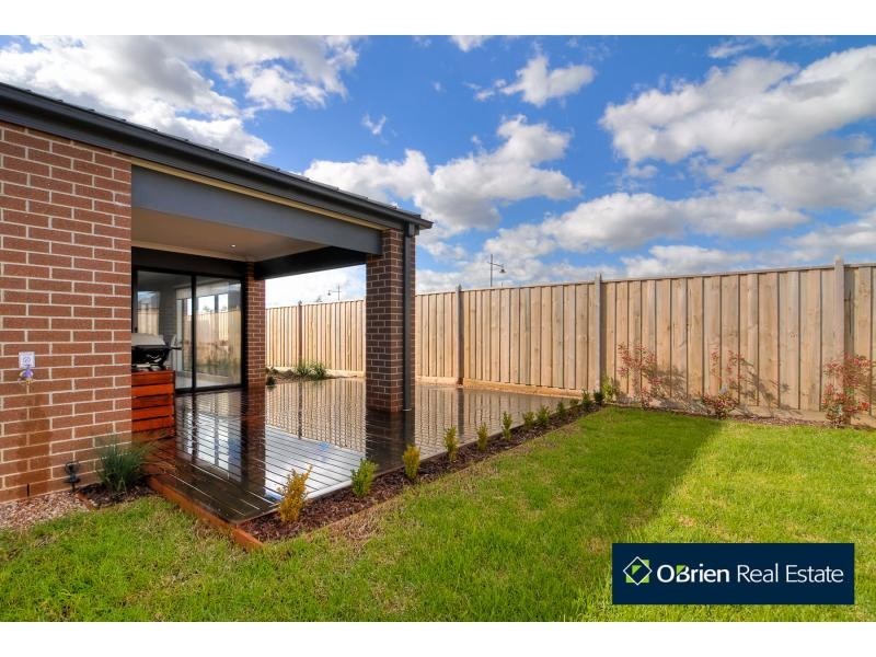 29 Alarah Boulevard, Cranbourne West VIC 3977